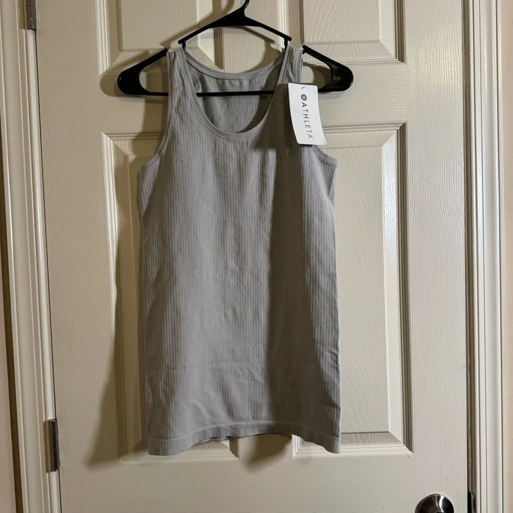 NWT Athleta Gray Pure Tank Top Organic Cotton Seamless 4-way Stretch Size M - Picture 1 of 7